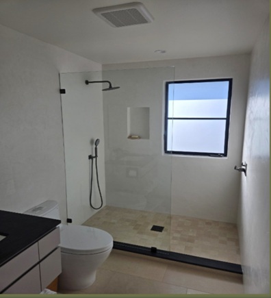 Greenfield Way St Helena bathroom before