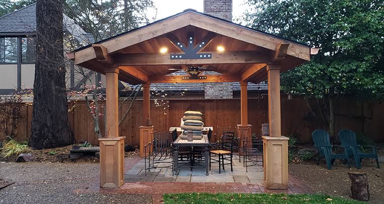 Pergola construction by RDZ Landscape Evolution