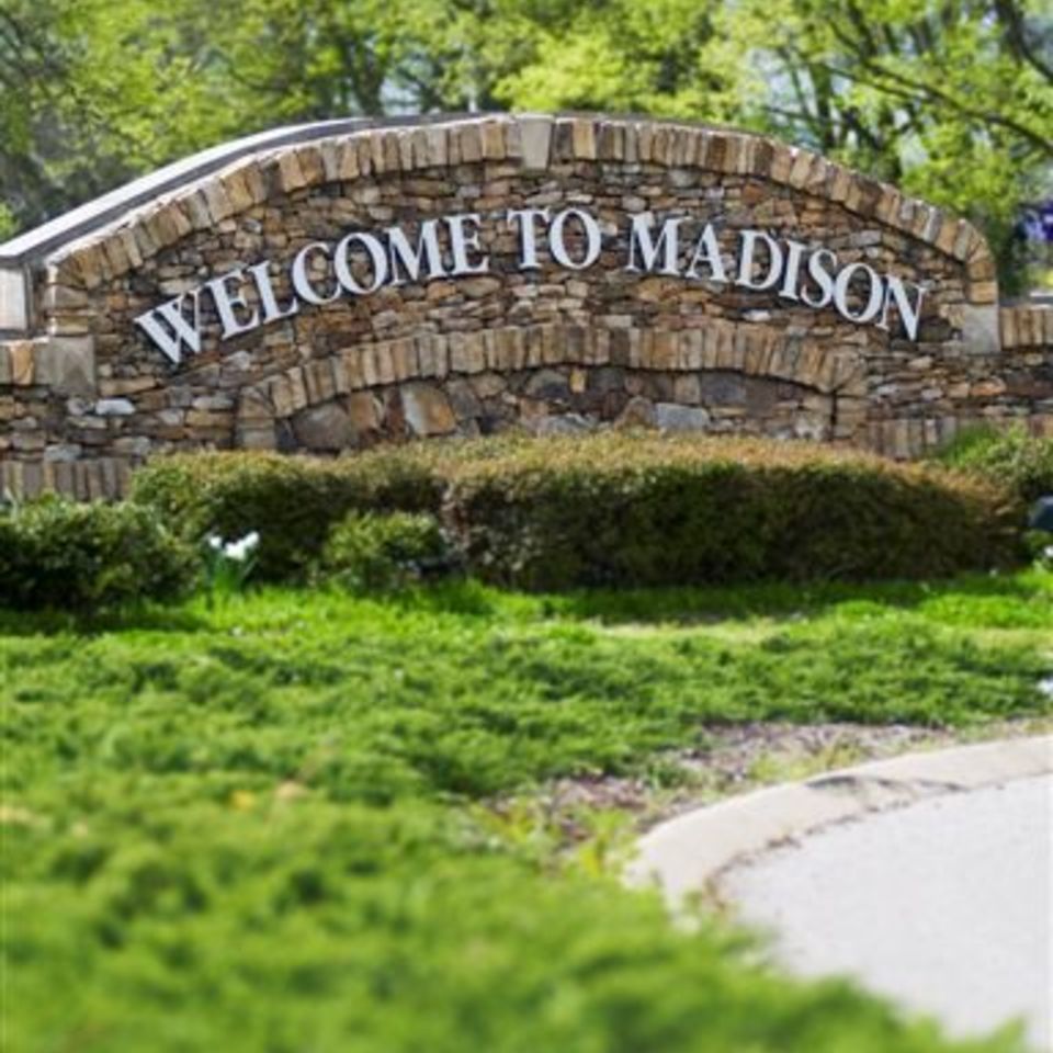 Madison sign20170508 31788 11ahcae