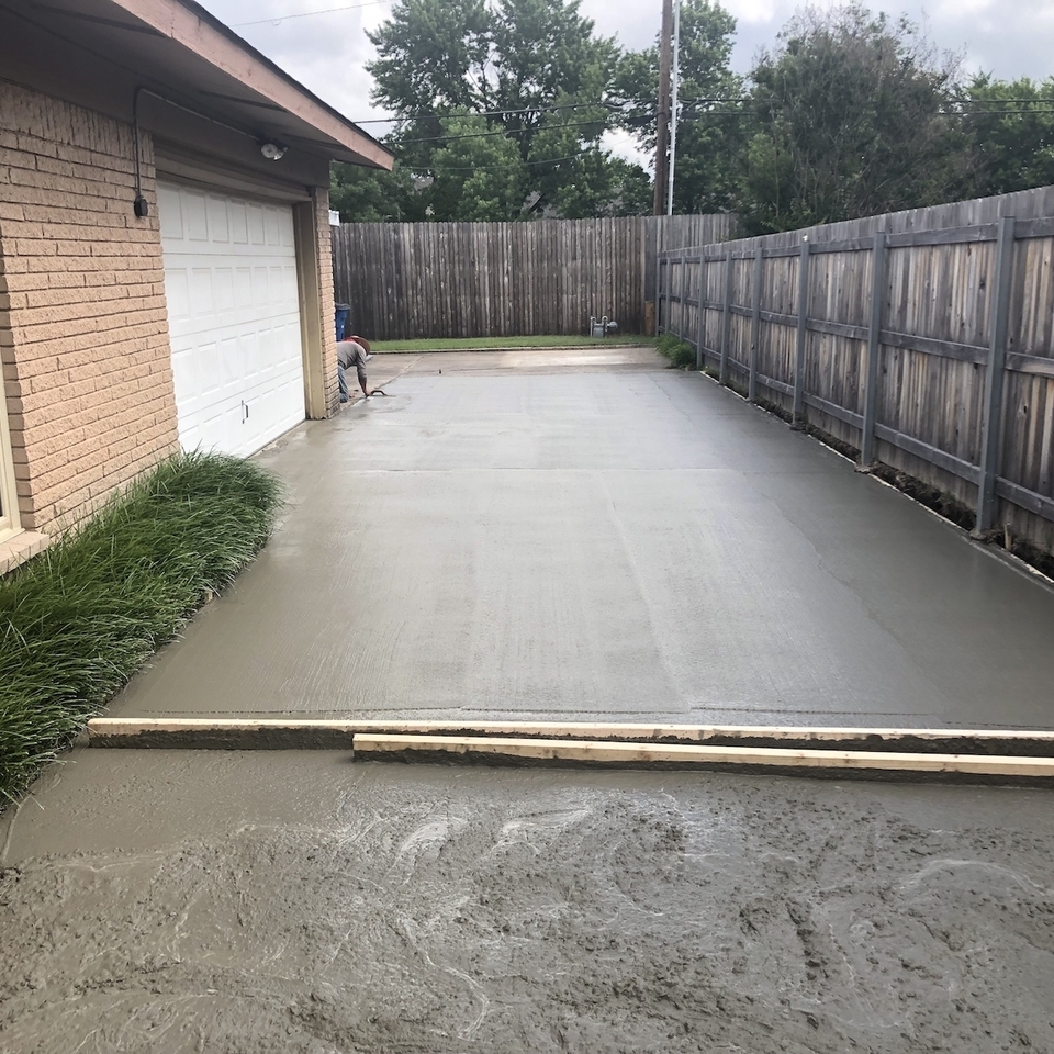 Select outdoor solutions  tulsa oklahoma  new concrete driveway replacement  engineered concrete driveway replacement repair contractor construction company  photo jun 12  10 37 44 am