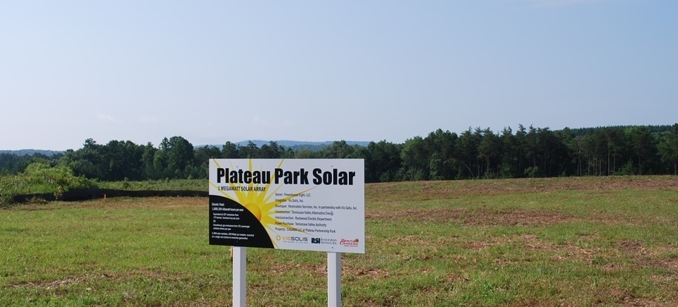 Solar array plateau park solar tennessee restoration services vis solis20170203 24721 lbi5nx