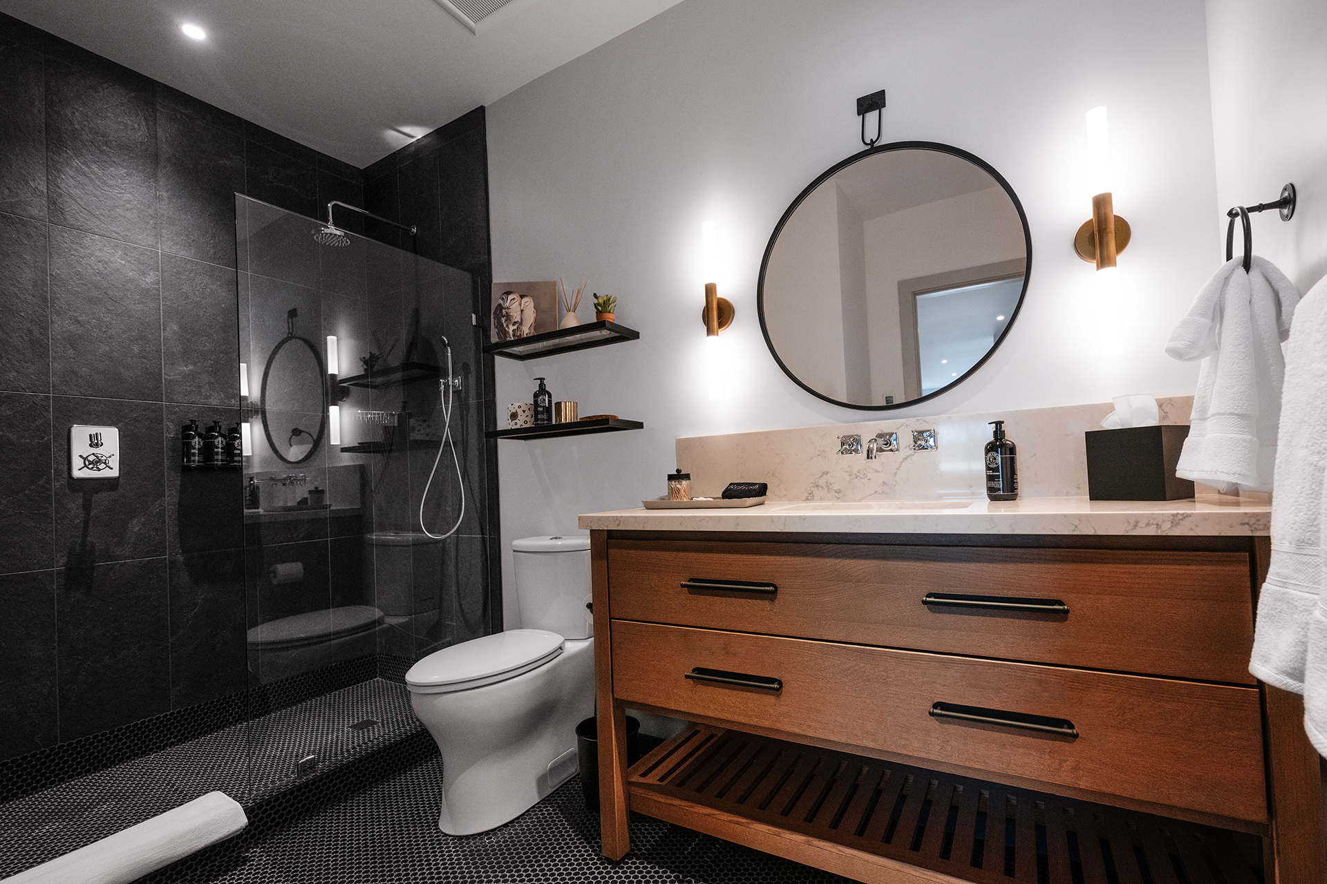 Brannan Lofts Suite 1 bathroom photo