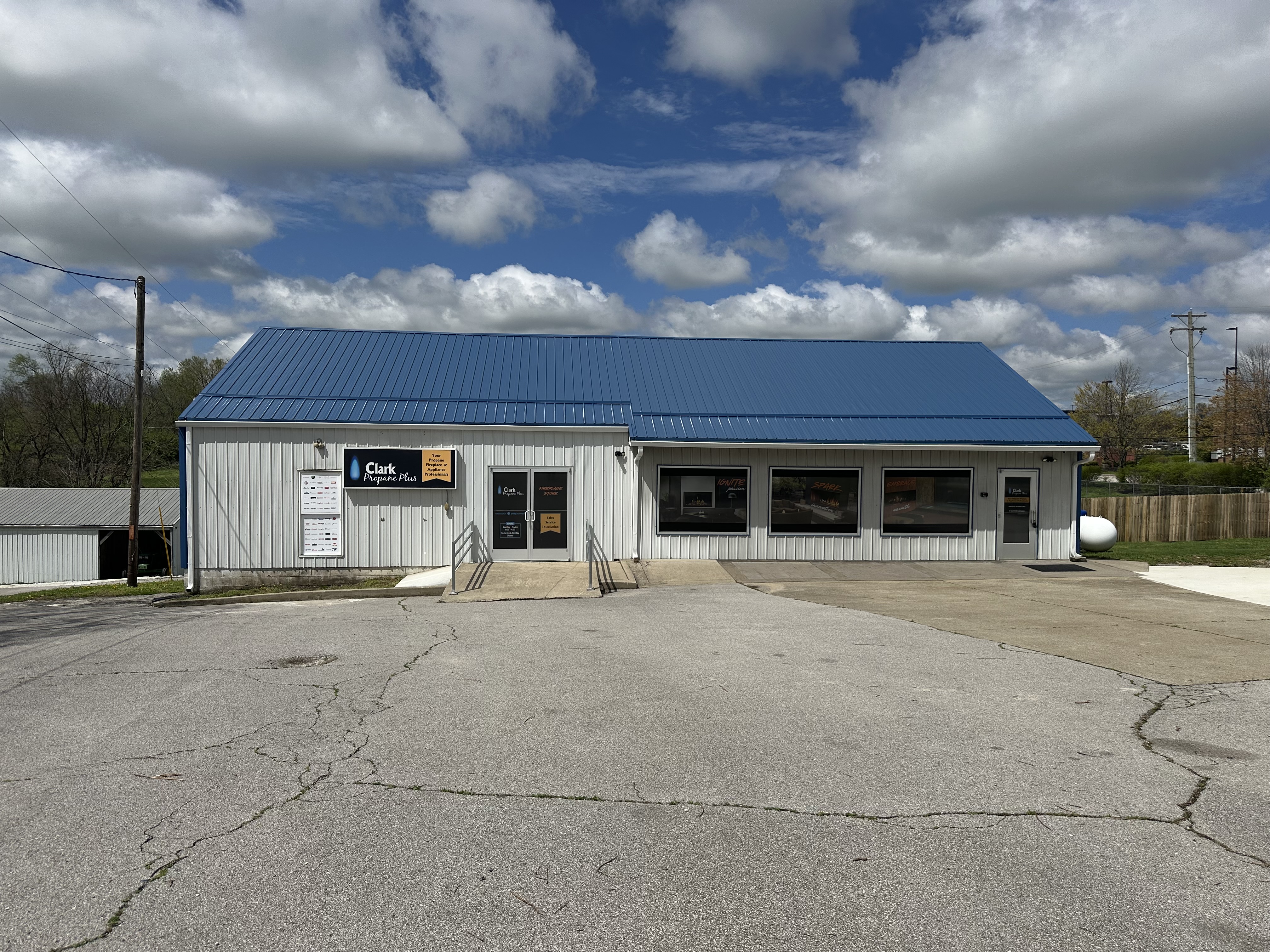 Clark Propane Plus Nicholasville fireplace showroom